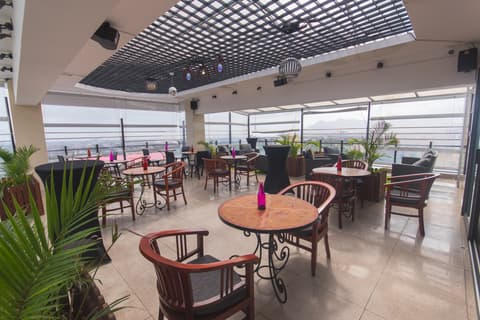 Palms Hotel, Terrace