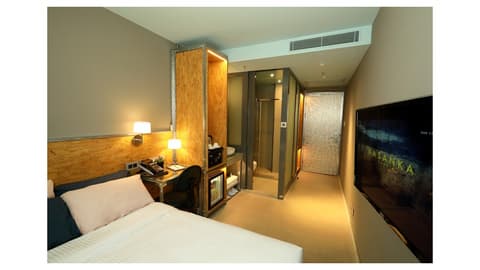 Ind Hotel, Room