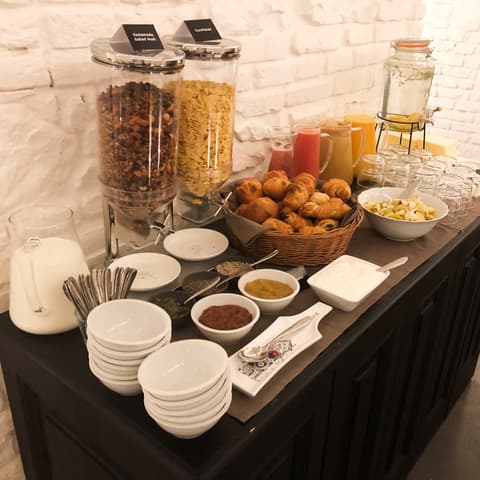 MH Suites Palace, Restaurant