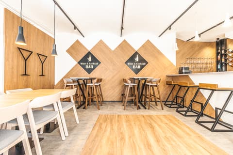 Spa Hotel Devin, Bar