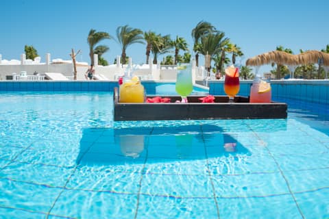 Meraki Resort (Adults Only), Pool