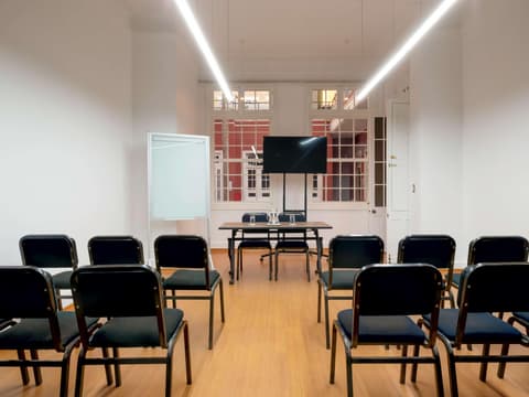 Mercure Ariosto Lima, Conferences