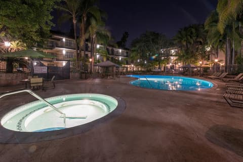 Vanllee Hotel and Suites, Pool