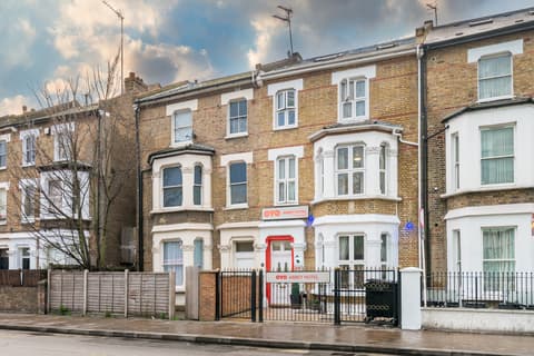 OYO Abbey Hotel, London Shepherd's Bush Market, General view