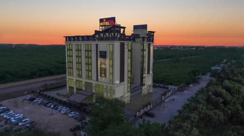 Hotel LA, General view