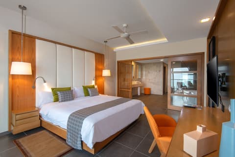 Gran Muthu Rainbow, Room