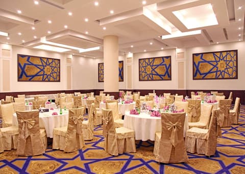 Holiday Jazan Hotel, Conferences