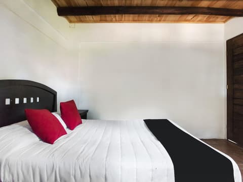 Capital O Verdemar, Room