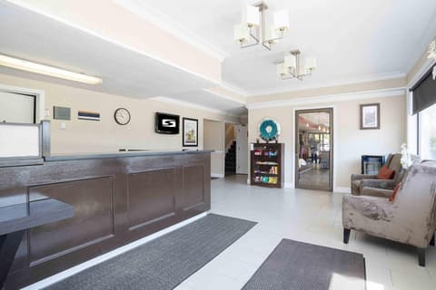 Sandman Inn Blue River, Lobby