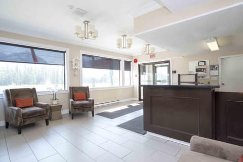 Sandman Inn Blue River, Lobby
