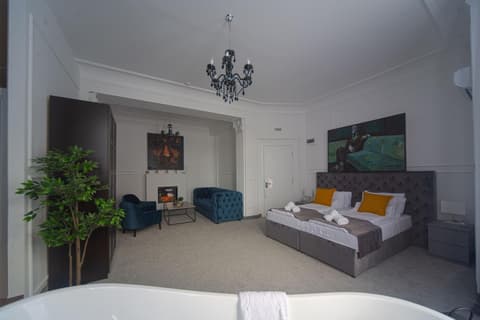 Kings Palace Suites, Room