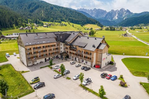 Cooee Alpin Hotel Dachstein, General view