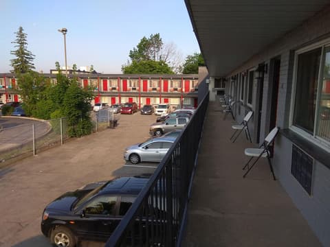 Sunrise Inn, General view