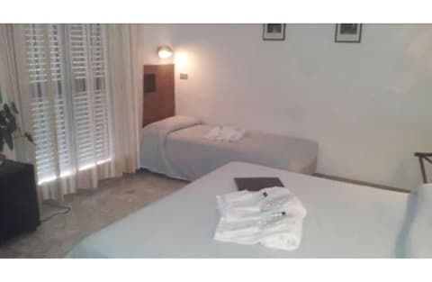 Hotel Montecarlo, Room