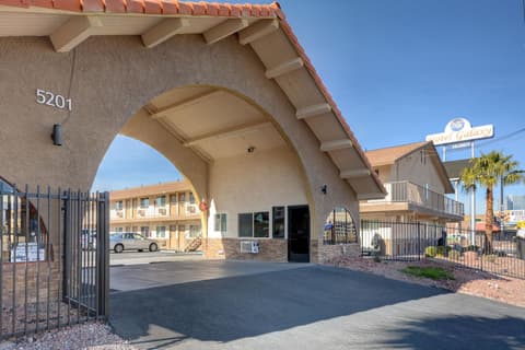 Hotel Galaxy, General view