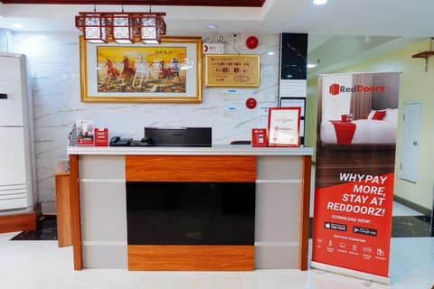 RedDoorz Plus near Camella La Brisa Lapulapu, Lobby