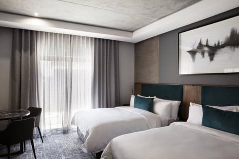 The Capital Melrose, Room