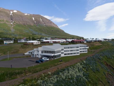 The Cliff Hotel, General view
