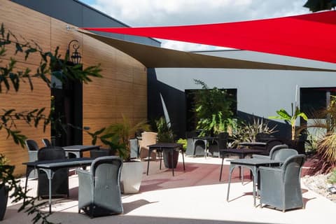 Logis Hotel la Maison des Bles, Terrace