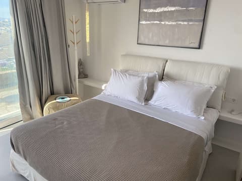 White Rock Suites & Villas, Room