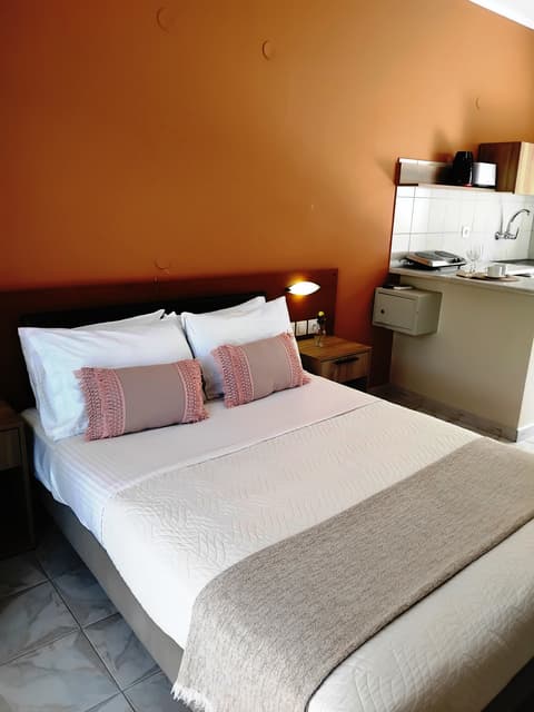 Asteri Studios, Room