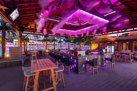 CRATOS PREMIUM HOTEL CASINO & SPA, 