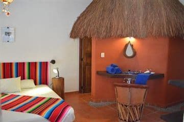 LO NUESTRO PETIT HOTEL, 