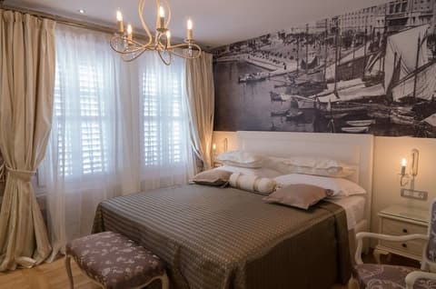 GOTHIC PALACE AUGUBIO, 