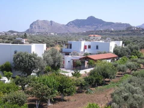 TRIANTAFILLAS APPARTMENTS, 