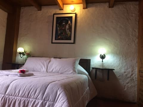 EL MONARCA AREQUIPA, 