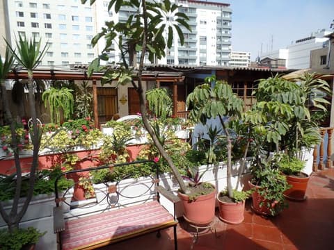 HOSTAL EL PATIO B&B, 