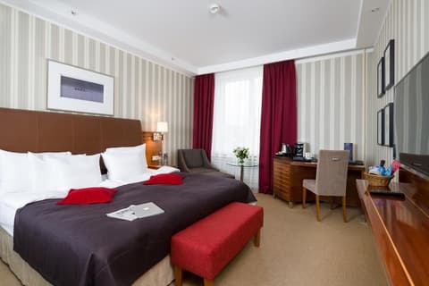 PALACE BRIDGE HOTEL, 