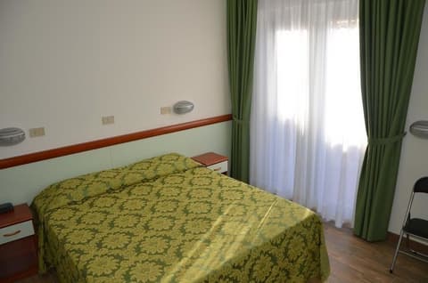 HOTEL CRISTINA, 
