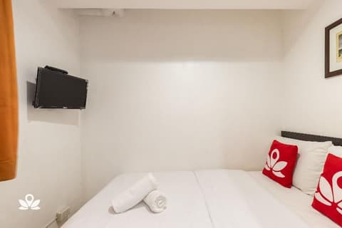 ZEN ROOMS PASONG TAMO, 