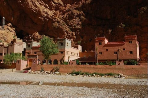 HOTEL LES ROCHES TODRA, 