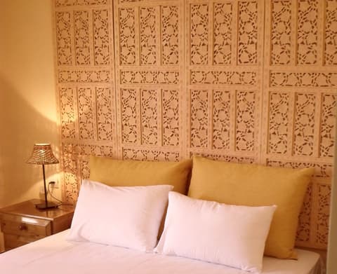 ARIADNE STUDIOS SKYROS, 