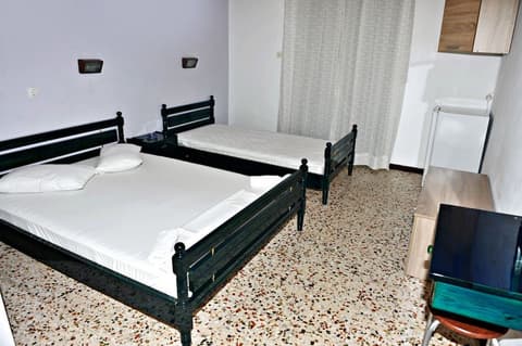 STUDIOS DIMITRIS GIATRAS, 