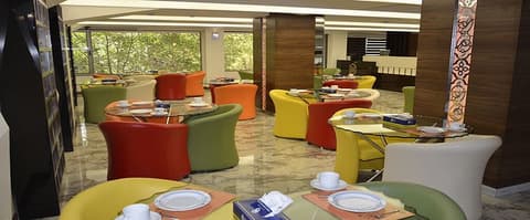 HOTEL TABRIZ, 