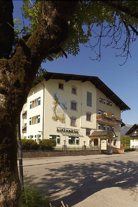 ALPENHOTEL ERNBERG, 