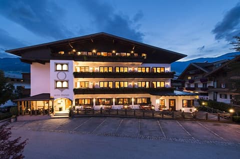 HOTEL ZUM PINZGER, 