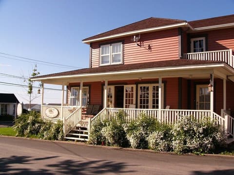 AUBERGE AU FIL DES SAISONS, 