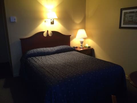 HOTEL MOTEL FLEUR DE LYS, 