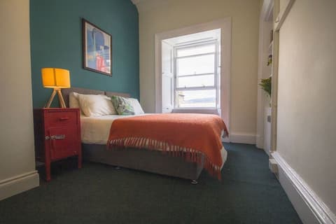 WILLY WALLACE HOSTEL, 