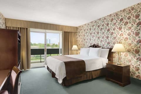 TRAVELODGE BY WYNDHAM NIAGARA FALLS FALLSVIEW, 