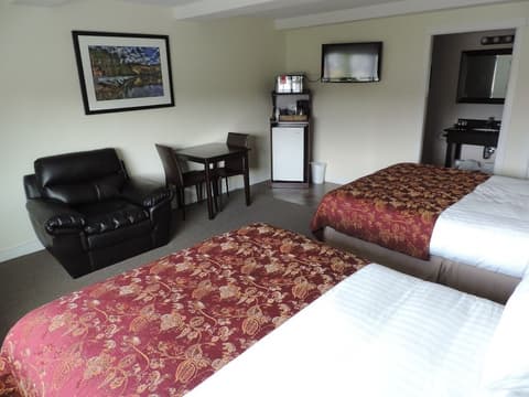 BAYSHORE WATERFRONT INN, 