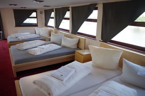 SCHIFFSHERBERGE PöPPELMANN, 