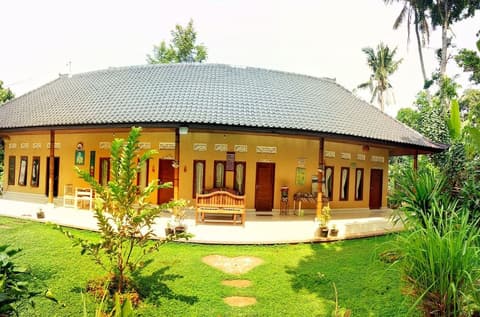 BUCU HIDDEN GUEST HOUSE, 