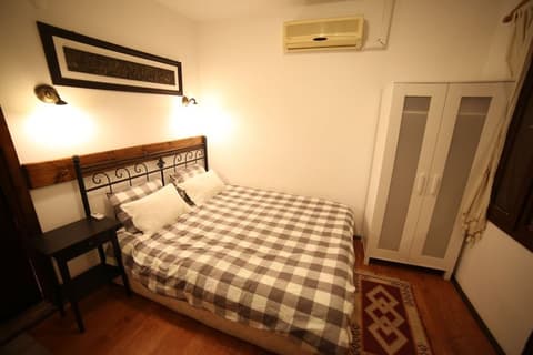 AKROPOLIS GUEST HOUSE, 