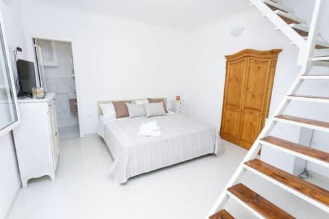 LA VILLA DEGLI ANGELI, 