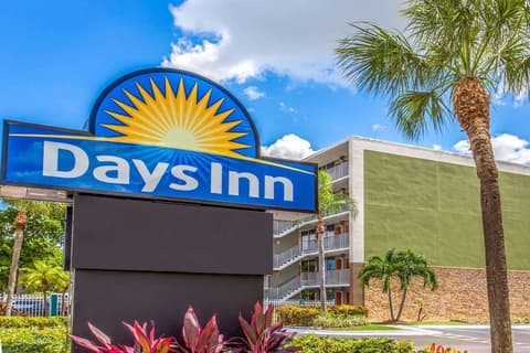 DAYS INN BY WYNDHAM FORT LAUDERDALE AIRPORT CRUISE PORT, 